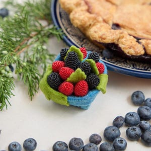 Raspberry & Blackberry Pint Ornament, Handmade Felt Summer Fruit Keepsake, Tea Party Decor, Farmer’s Market Holiday Gift