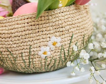Handgemachter Blumenfeld-Korb, Frühlings-Andenken, gesponnenes Geschenk der Blumenwiese, wunderliches Ostern-Feiertagsdekor