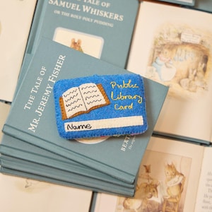 Enfeite de cartão de biblioteca, presente para amantes de livros, decoração de biblioteca em feltro, enfeite de professor feito à mão, presente de Natal retrô e literário