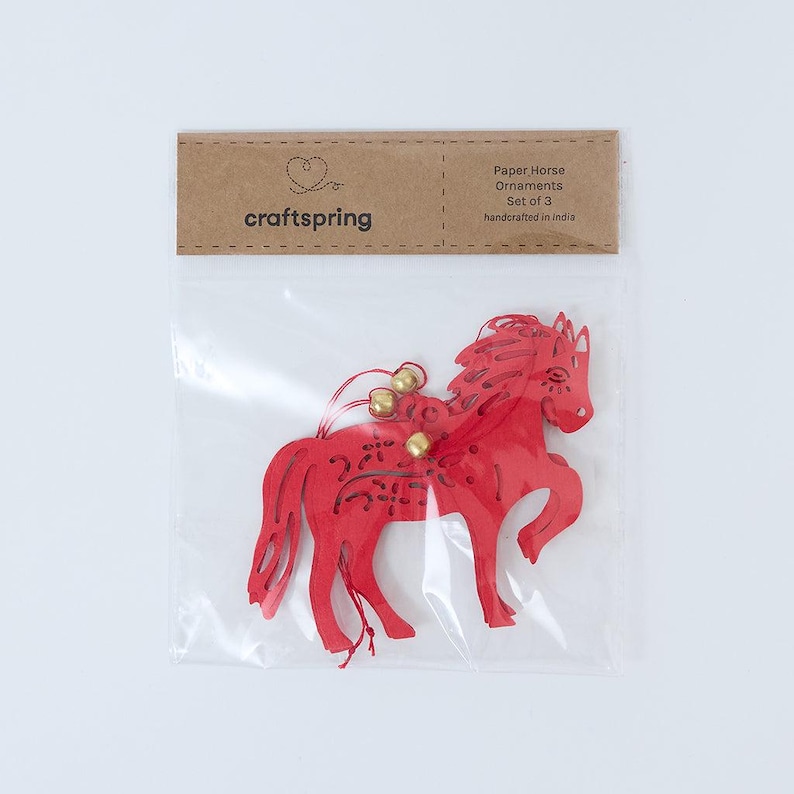 Pappershästprydnad - Set med 3, Handgjord månnyårsdekoration, Röda zodiakminnessaker som symboliserar styrka och lycka bild 9