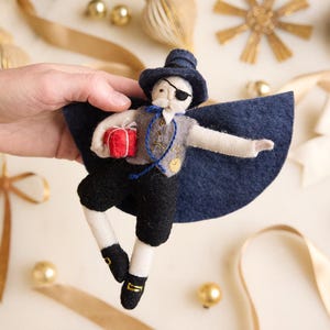 Ornement Casse-Noisette Drosselmeyer - Léger, breloque sorcier feutré à la main, décoration de Noël faite main