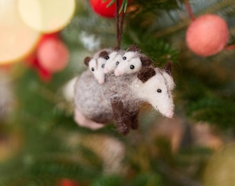 Fuzzy Opossum mit Babys Ornament, Handgemachte Tier Andenken, Wald Weihnachtsbaum Dekor, süsses Filz Beutel Geschenk