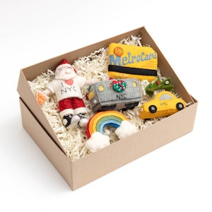 Christmas in the City-geschenkdoosset - lichte, handgevilte NYC-feestornamenten, handgemaakt stadskerstdecor