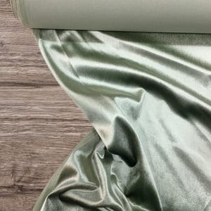 Zachte, mintgroene glanzende fluwelen bekledingsstof op maat gesneden - 57-inch brede bank-, gordijn- en kussenstof afbeelding 1