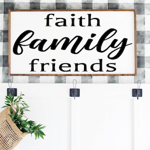 Glaube Familie Freunde Zeichen, Familienschild, Familienwanddekor, Hochzeitsgeschenk, Jahrestag Zeichen, Bauernhaus Zeichen Holzschild