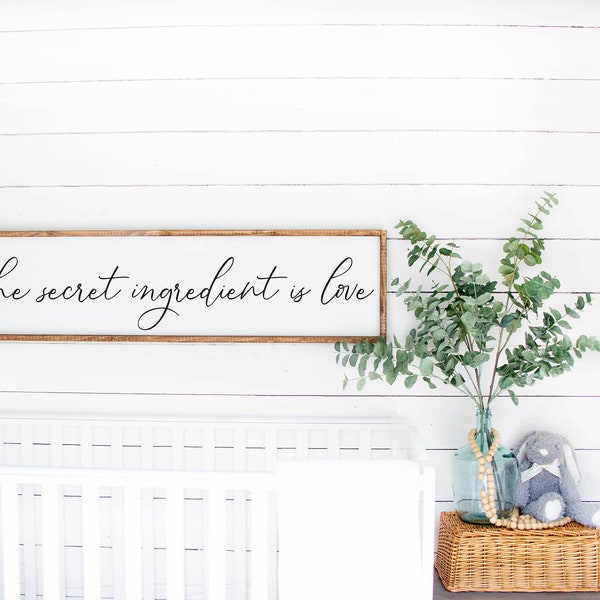 Die geheime Zutat ist Liebesschild, Holz Liebeswanddekor, Liebeswandschild, Hochzeitsgeschenk, Jahrestagsschild, Bauernhausschild, Holzschild