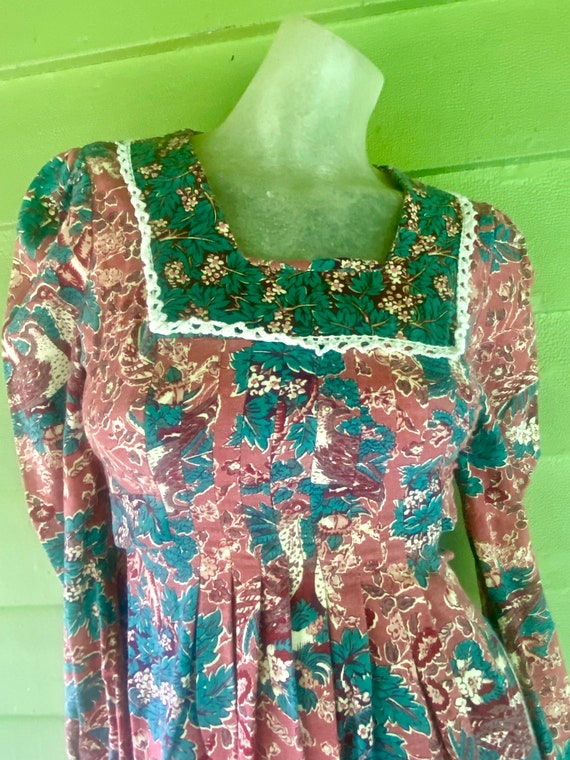 Gorgeous Rare Late 1960s Early 1970s Young Edwardia Gem