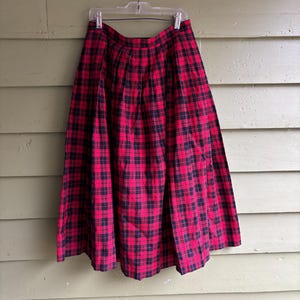 Vintage Union Made in USA Evan- Picone  Lightweight Black and Red Plaid 100% Full Pleated style Long Wool Skirt size 12