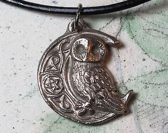 Celtic unisex wicca pendant, owl+moon+pentagramm handmade in sikver colour bronze, on a black leather strap( goldcolor bronze or copper too)