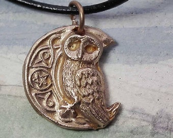 Celtic unisex wicca pendant, owl+moon+pentagramm handmade in goldcolor  bronze, on a black leather strap (in copper too)