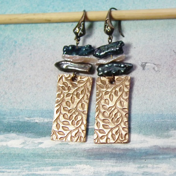 Boucles d'oreilles style art-deco, Bronze coul.or, perles d'eau douce grises/blanches-  cuivre POSSIBLE, 7 motifs, clips possibles