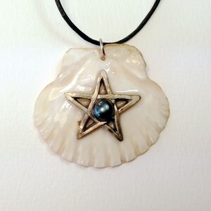 Pendant, silverbronze pentagram black freshwater pearl Saint James'scallop shell crystal resin black leather cord image 3