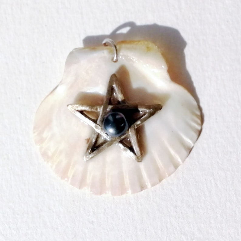 Pendant, silverbronze pentagram black freshwater pearl Saint James'scallop shell crystal resin black leather cord image 1