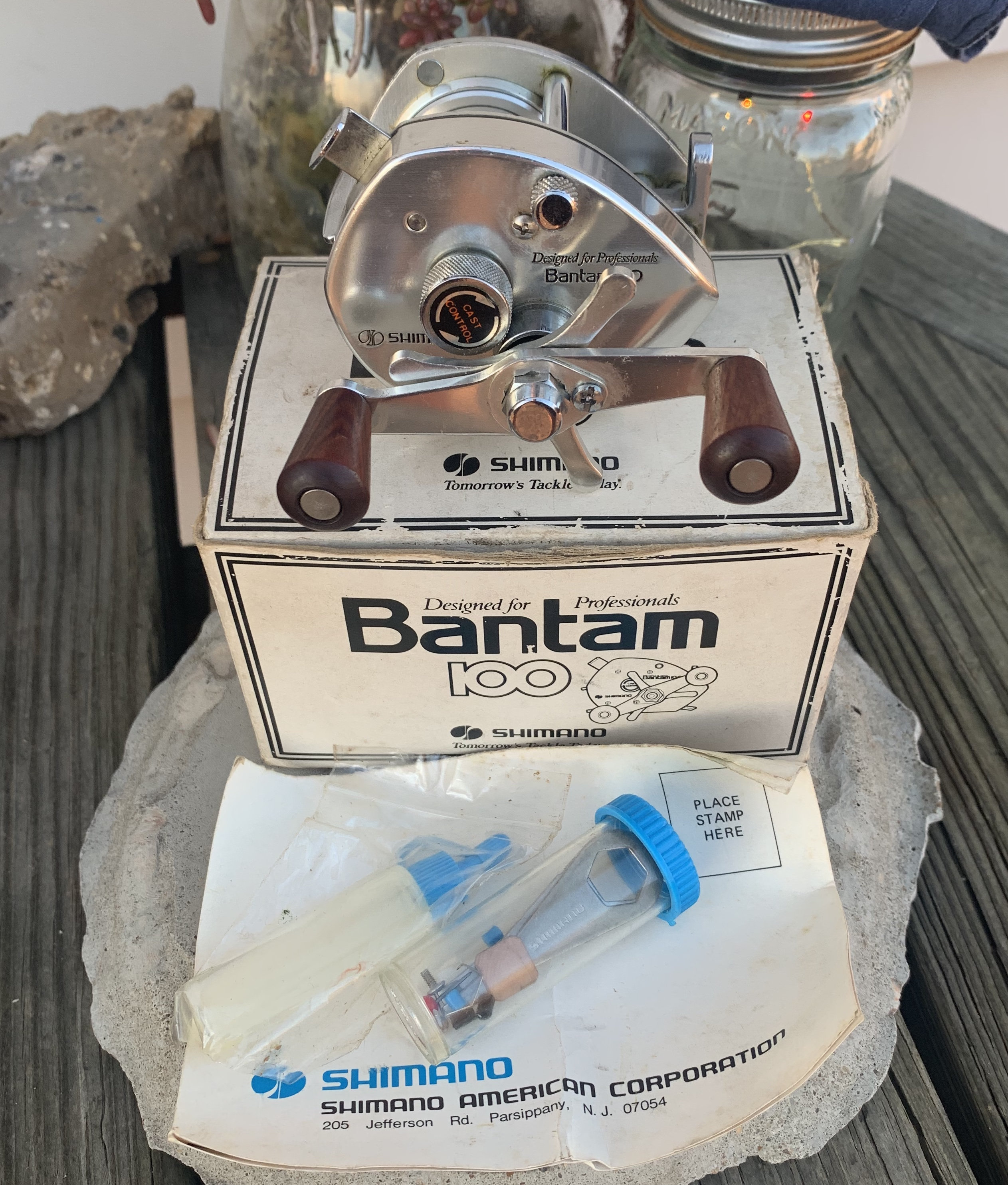 SHIMANO Bantam 100 Baitcasting Reel W/ Box Parts and Oil Nice Vintage 