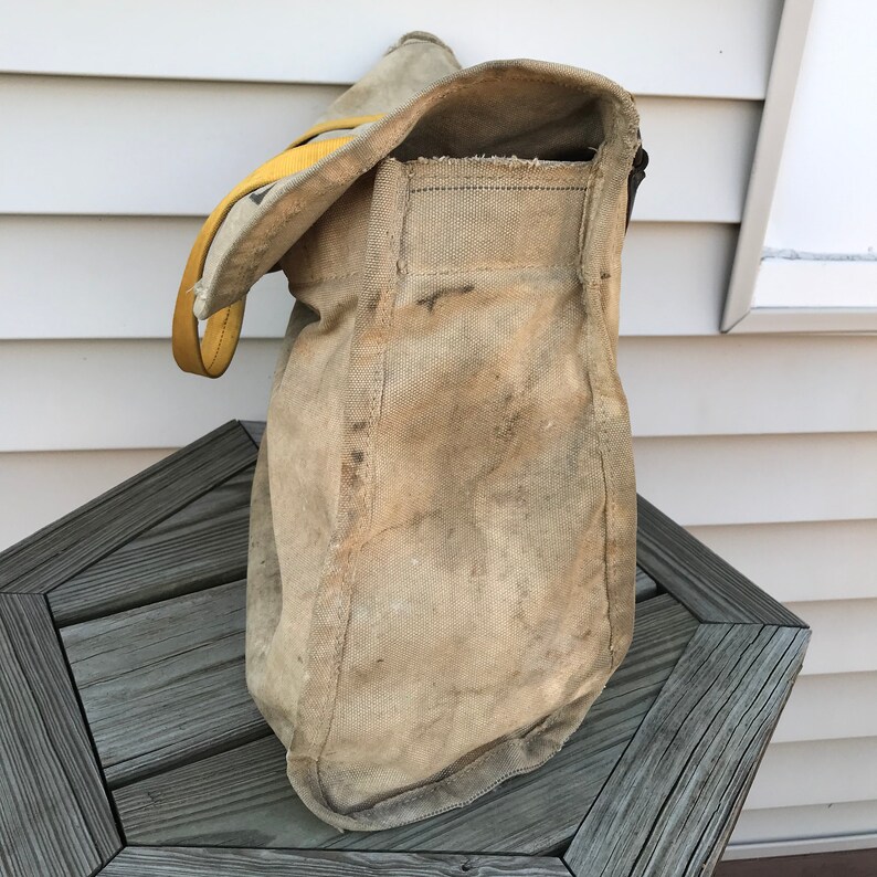 Vintage Mail Carrier Bag IUCN Water