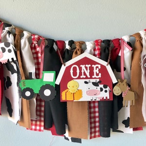 Farm themed cloth high chair banner, cloth high chair banner, cute farm theme banner, cloth high chair banner, cow, chick, tractor, farm