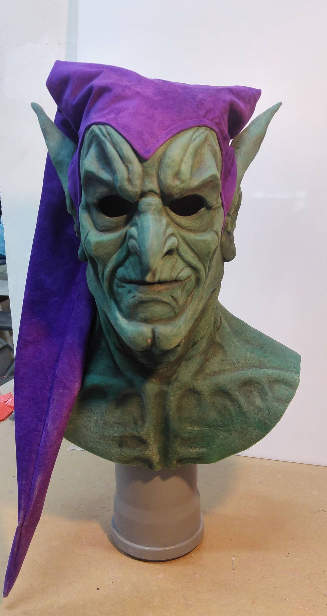 Máscara/Capucha de cosplay de Duende Verde y capucha morada - Etsy México, image size:1080x2033