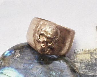 Steampunk/gothic unisex ring. Handmade goldbronze  skull ring , in silver bronze or copper possible too, for men and women, biker's ring