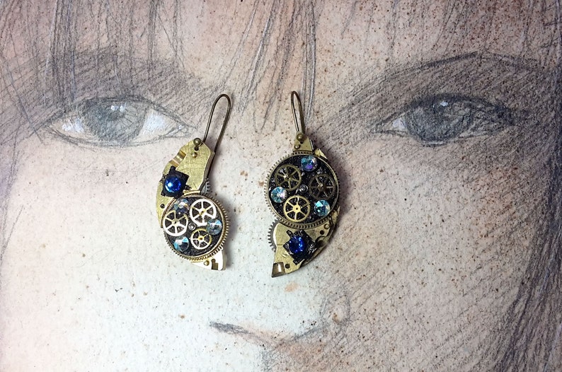 Steampunk earrings, art-deco, gustav Klimt style ,gears, resin & blue swarovski strass crystal cabs for pierced ears or not pierced image 3