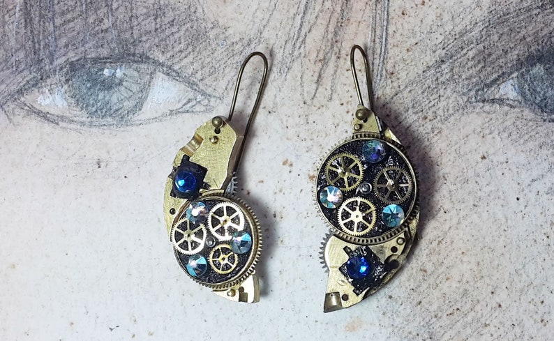 Steampunk earrings, art-deco, gustav Klimt style ,gears, resin & blue swarovski strass crystal cabs for pierced ears or not pierced image 2