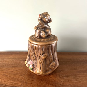 Vintage Treasure Craft Bear Cub with Honey on a Mushroom Stump Cookie Jar