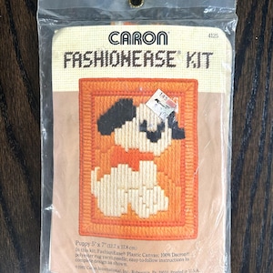 Vintage Caron Fashionease Kit Puppy 1982 NEW 4125