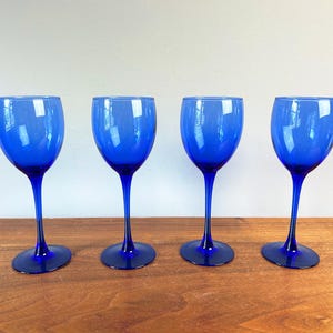 Copas de vino vintage Luminarc azul cobalto y copas de champán fabricadas en Francia - Juego de 4