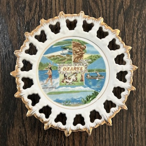 Vintage Ozarks Souvenir Teller von Victoria Ceramics Japan