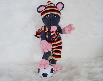 Patron Crochet Maggie Mouse Football Edition