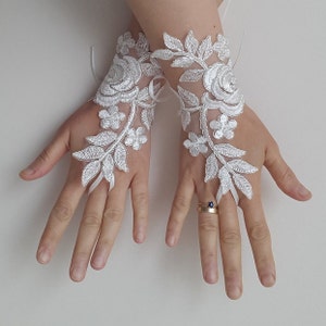 Wedding glove, bride gloves, silver frame costume gloves, wedding accessories, ivory lace gloves, wedding glove