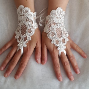wedding fingerless glove, lace glove,bride glove, summer wedding, wedding,bridal gloves,ivory  lace,custom lace style,french lace,