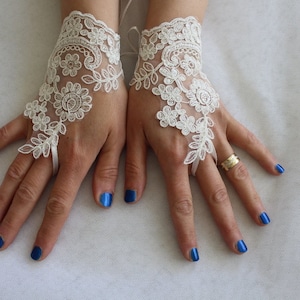 wedding glove bride glove Wedding,bridal gloves,ivory  lace,custom lace style,french lace,
