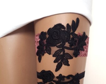 lenceria negra, liguero, tirar ligueros. liga, ligas de boda, complementos nupciales, hechos a mano, liga liga,