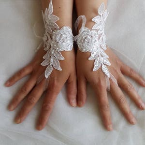 bride glove, wedding glove Beaded ivory, lace wedding gloves, costume gloves,dress gloves! bridal accessories
