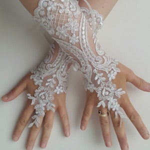 Wedding glove, bride gloves, silver frame costume gloves, wedding accessories, ivory lace gloves, wedding glove