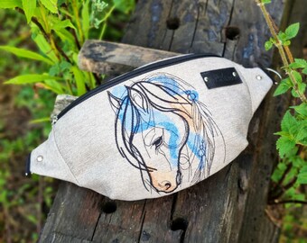 Hip bag embroidered horse head, Unique fanny pack horse design, Equine-inspired horse lover gift, Horse fan bum bag, Equestrian style