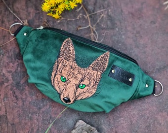 Bosgroene heuptas, geborduurd vos hoofd heuptasje, Fox minnaar geschenken, grillige schattige vos accessoires, groen fluwelen heuptasje