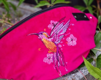 Hummingbird pink hip bag, Vivid fanny pack embroidered colorful bird motif, Pink velvet waist pack, Cute bird accessories, Birds lover gift