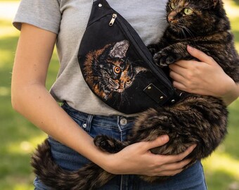 Cat Lover Gift, Tortoiseshell Cat Fanny Pack, Unique Cat Mom Present, Black Waist Bag with Cat Portrait, Crazy Cat Lady Present