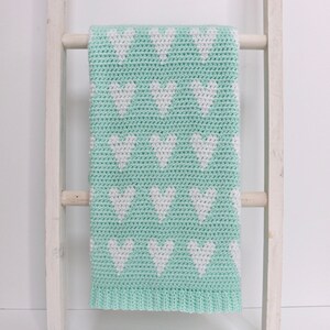 Crochet Modern Hearts Baby Blanket Pattern image 4