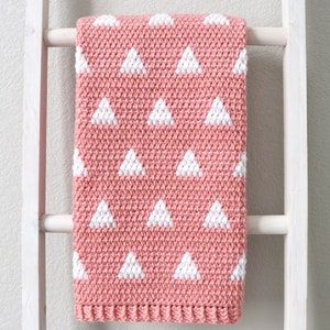 Crochet Triangles Baby Blanket Pattern image 4