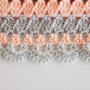 Crochet Modern Granny Blanket in Peach and Grey Pattern image 3
