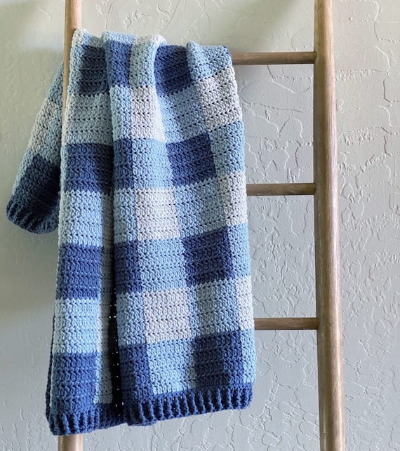 Blue gingham blanket hotsell