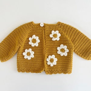 Crochet Single Crochet Baby Sweater with Daisy Flowers Pattern