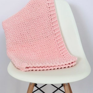 Easy Chunky Crochet Velvet Blanket Pattern image 3