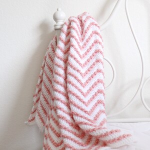 Crochet Berry Chevron Baby Blanket Pattern image 4