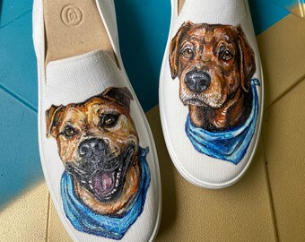 Retrato de mascota personalizado pintado a mano en zapatillas deportivas