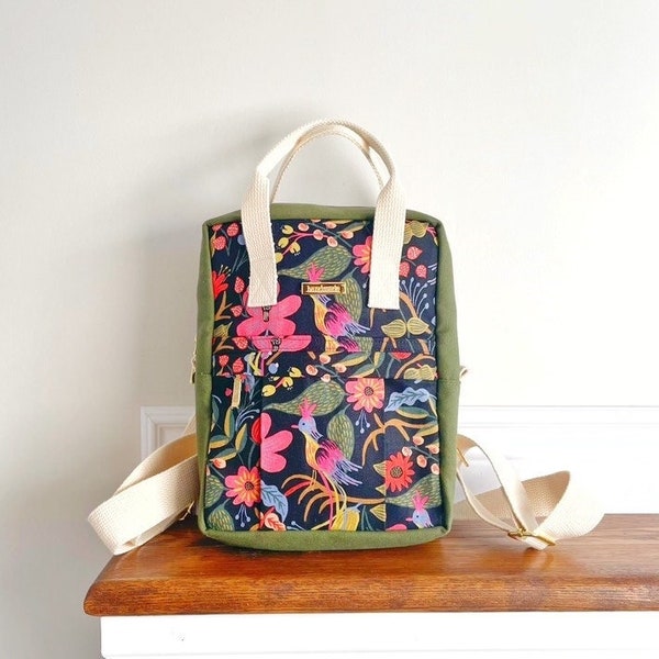 Mochila pequeña verde oliva y floral, rifle paper co floral, mochila de lona, mini mochila de fabricación