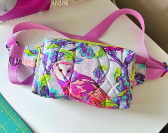 SAMPLE - Fanny Pack, Alpen Belt Bag, Festival Bag, Belt Bag, Waist Bag, Hip Pack, Quilted Belt Bag, Tula Pink Purple Owl