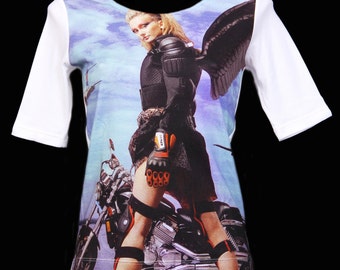T-shirt, T-shirt designerski, T-shirt z bawełny organicznej, bawełna Supima, bluzka kolekcjonerska, nadruk cyfrowy, luksusowy top damski, biała bawełna organiczna.